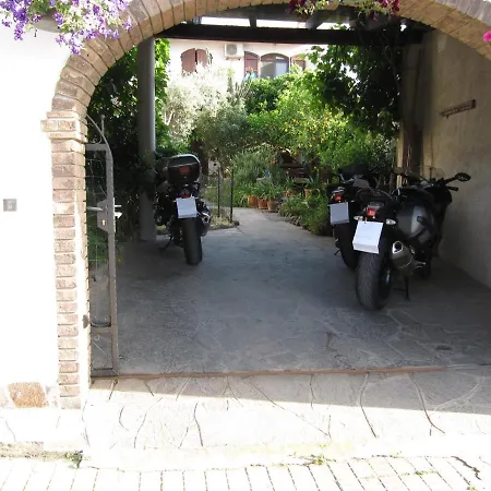 Il Portico * Uras