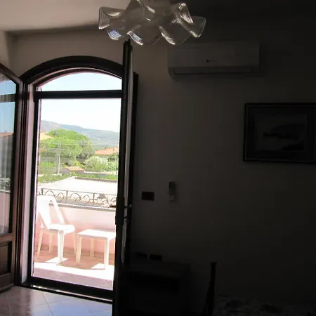 Il Portico * Uras